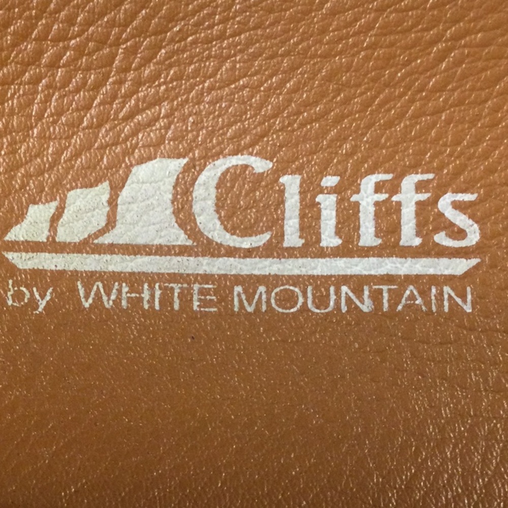 LIKE NEW - Cliffs by White Mountain Size 8M White flip flop with rhinestones - Picture 8 of 8